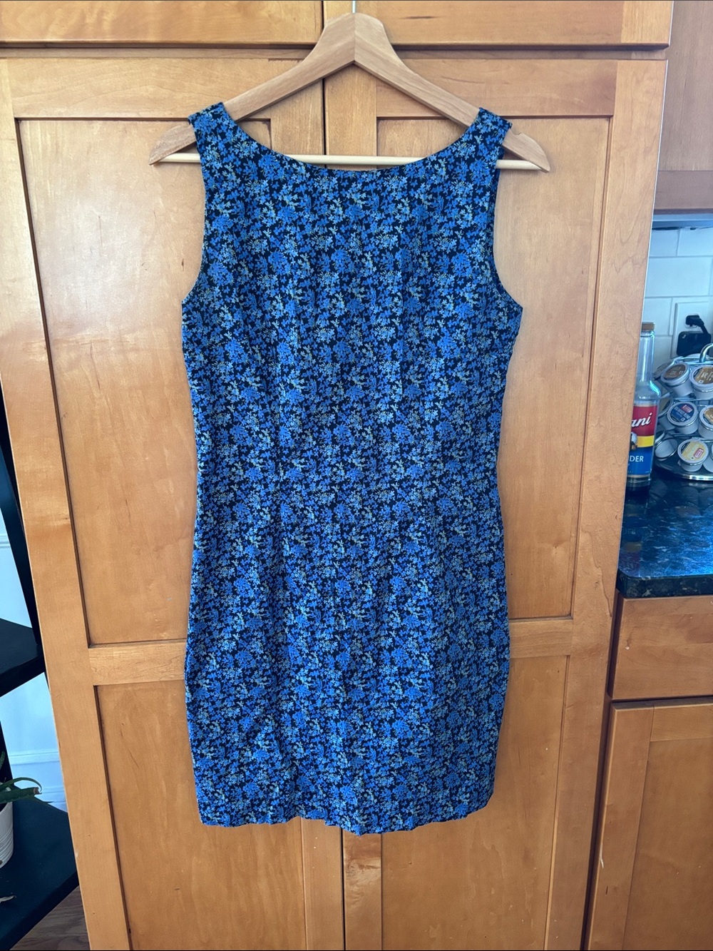Vintage Beautiful Express Sleeveless Blue Floral Sheath Dress
